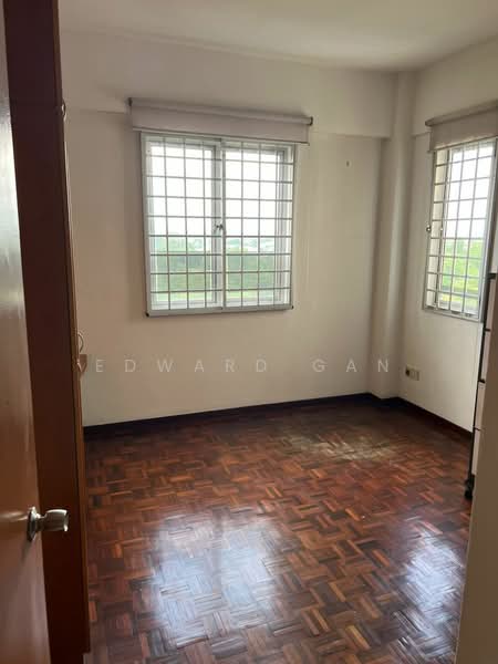 Pangsapuri untuk Dijual di Pangsapuri Persiaran Tanjung - Edward Gan - Bedroom - PropertyGuru.com.my