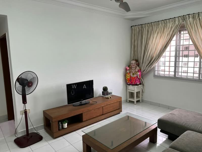 Pangsapuri untuk Dijual di Pangsapuri Persiaran Tanjung - Edward Gan - Living Room - PropertyGuru.com.my