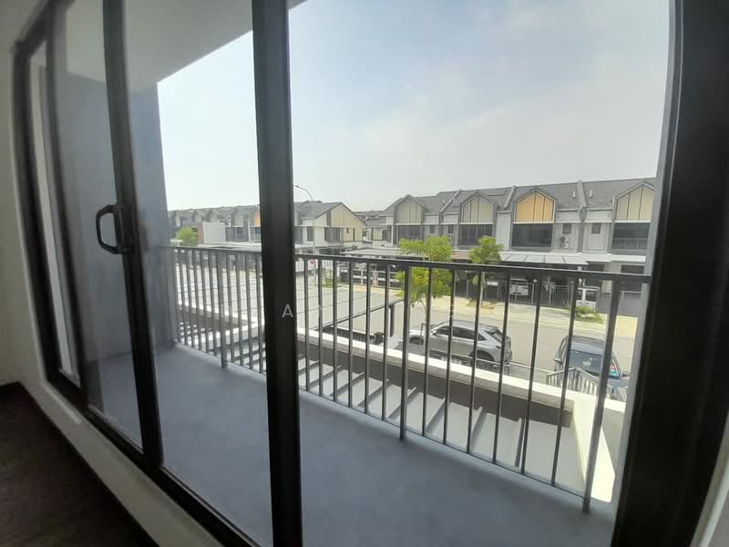 Rumah Teres 2-Tingkat untuk Dijual di Bandar Bukit Raja (Klang) - Diana See - Master Room - PropertyGuru.com.my
