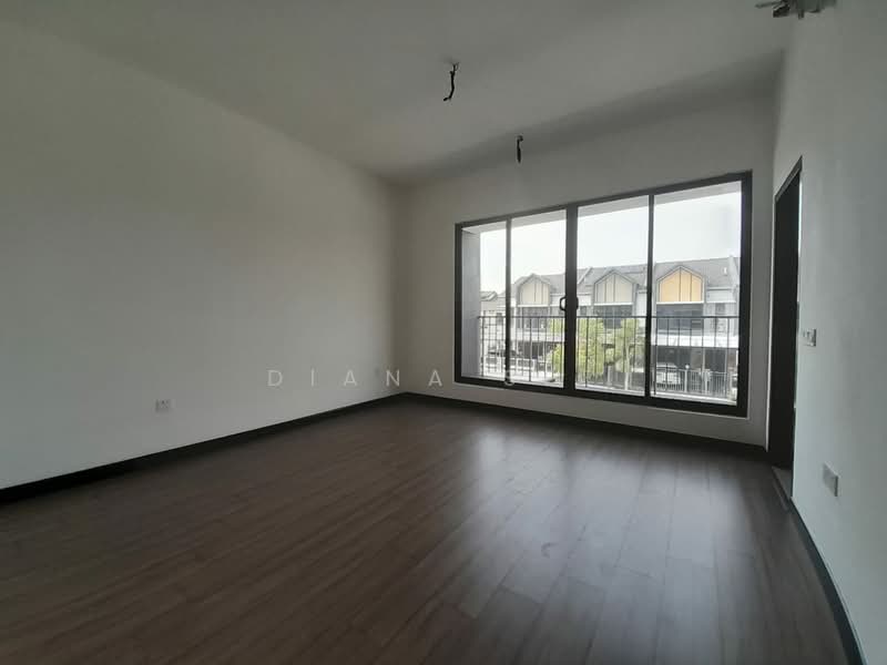Rumah Teres 2-Tingkat untuk Dijual di Bandar Bukit Raja (Klang) - Diana See - Master Room - PropertyGuru.com.my