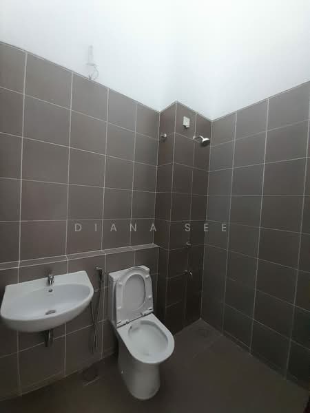 Rumah Teres 2-Tingkat untuk Dijual di Bandar Bukit Raja (Klang) - Diana See - Bathroom - PropertyGuru.com.my