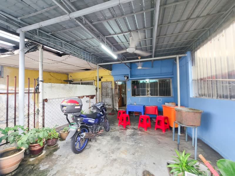Rumah Teres 2-Tingkat untuk Dijual di Taman Putra (Ampang) - Zul Syafiq - Exterior - PropertyGuru.com.my