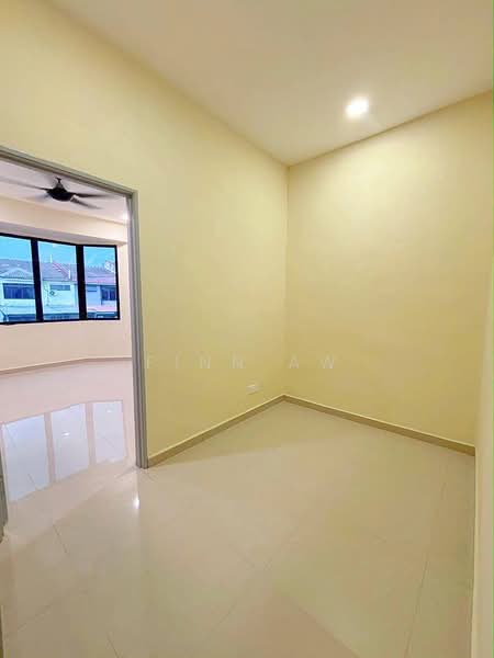 2-storey Terraced House for Sale in Taman Anggerik (Tampoi) - Finn Aw - PropertyGuru.com.my