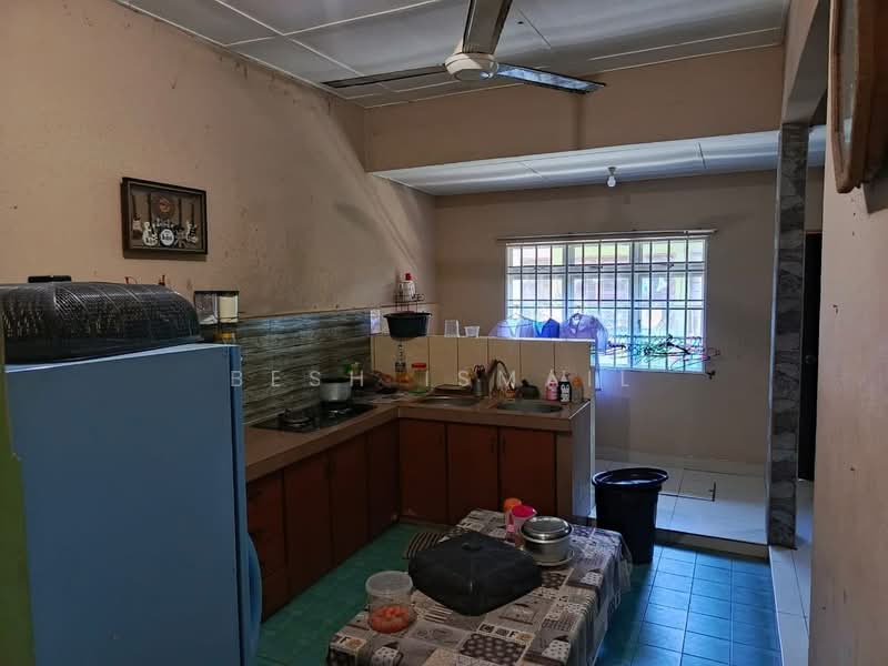 Rumah Teres untuk Dijual di Taman Banting Baru (Banting) - Besh Ismail - Kitchen - PropertyGuru.com.my
