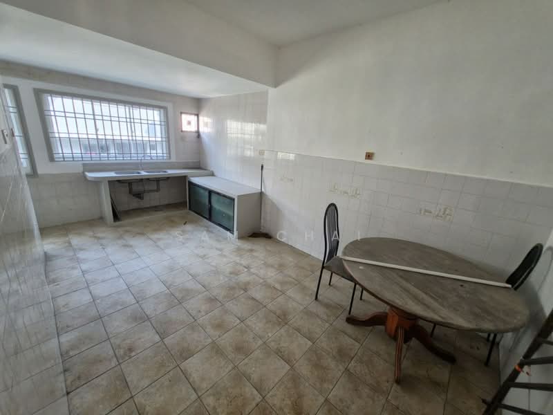 2-storey Terraced House for Sale in Taman Desa Cemerlang (Ulu Tiram) - Sam Chai - Kitchen - PropertyGuru.com.my