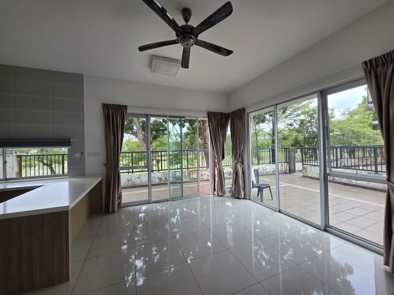 Semi-Detached House for Sale in Taman Nusa Idaman (Iskandar Puteri (Nusajaya)) - Vic Lim - Living Room - PropertyGuru.com.my