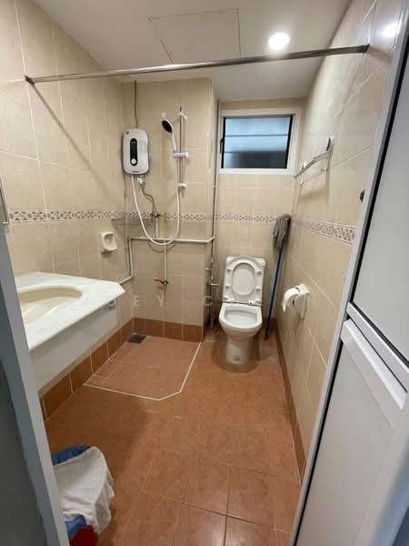 Condominium for Rent at Gurney Park Condominium - Joey Cheah - Bathroom - PropertyGuru.com.my