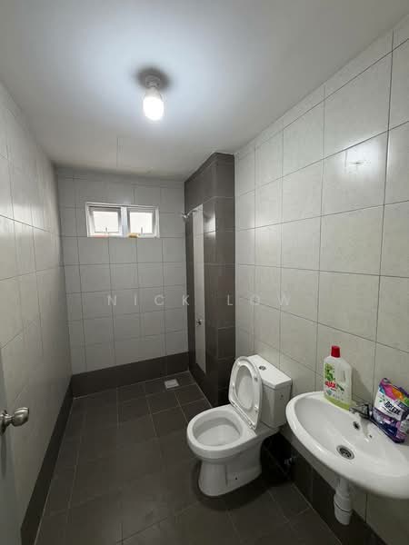 Kediaman Servis untuk Disewa di One 49 Residence - Nick Low - Bathroom - PropertyGuru.com.my