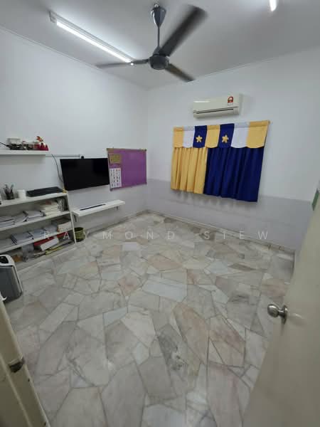Bungalow House for Sale in Desa Jaya Kepong (Kepong) - Raymond Siew - Study - PropertyGuru.com.my