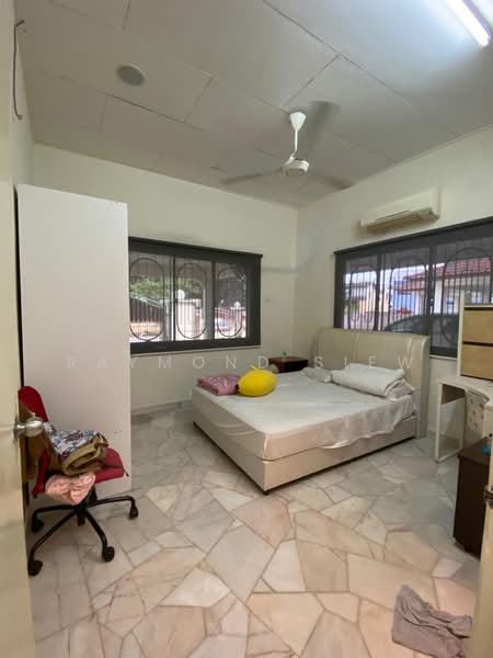 Bungalow House for Sale in Desa Jaya Kepong (Kepong) - Raymond Siew - Bedroom - PropertyGuru.com.my