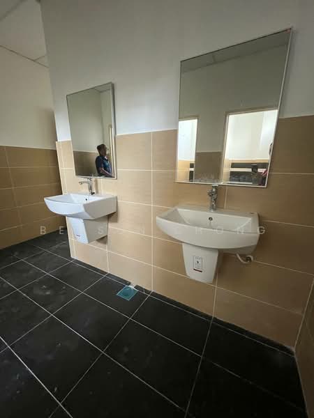 Cluster Factory for Rent in Taman Kempas Utama (Johor Bahru) - Benson Chong - Bathroom - PropertyGuru.com.my