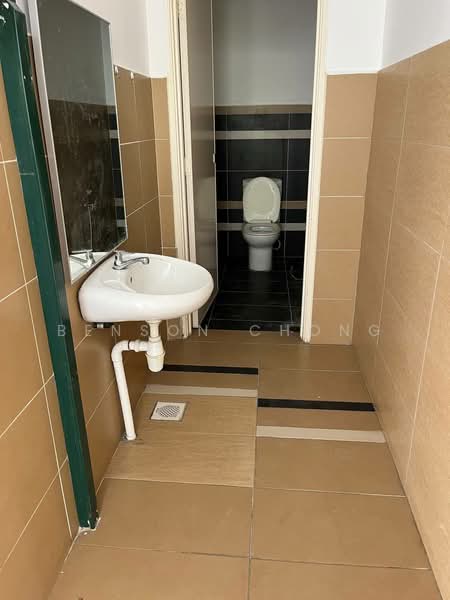 Cluster Factory for Rent in Taman Kempas Utama (Johor Bahru) - Benson Chong - Bathroom - PropertyGuru.com.my