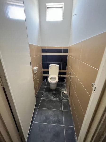 Cluster Factory for Rent in Taman Kempas Utama (Johor Bahru) - Benson Chong - Bathroom - PropertyGuru.com.my