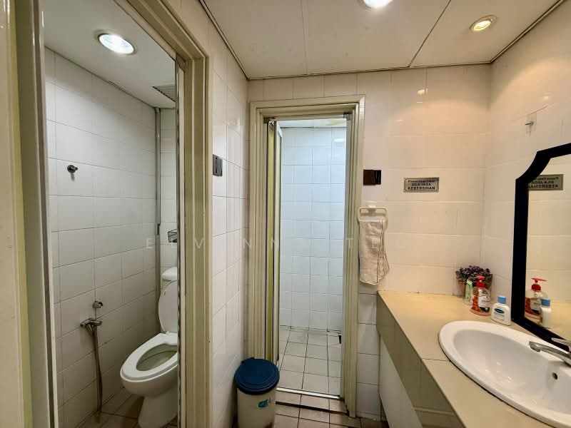Office for Rent in Mid Valley City (Kuala Lumpur) - Elvinna Teo - Washrooms - PropertyGuru.com.my