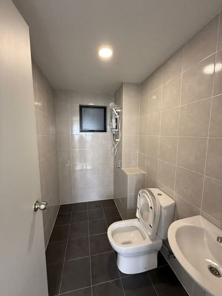 Kediaman Servis untuk Disewa di Duduk Se.Ruang @ Eco Sanctuary - Jay Tan - Bathroom - PropertyGuru.com.my