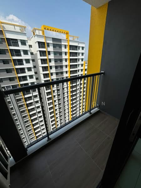 Kediaman Servis untuk Disewa di Parkland Residence @ Kajang 2 - Ken Phoon - Balcony - PropertyGuru.com.my