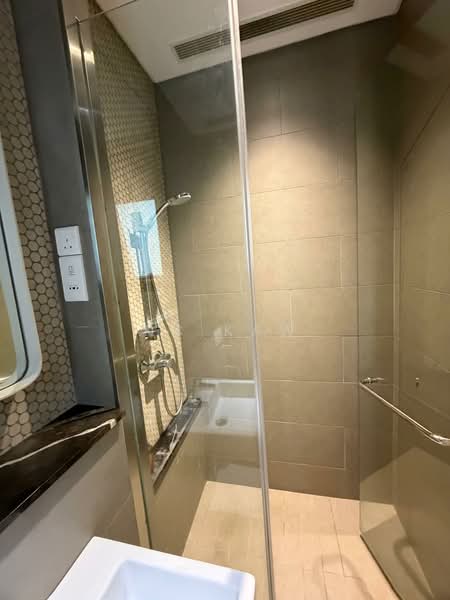 Kediaman Servis untuk Dijual di Lucentia Residences - KC KAW - Bathroom - PropertyGuru.com.my