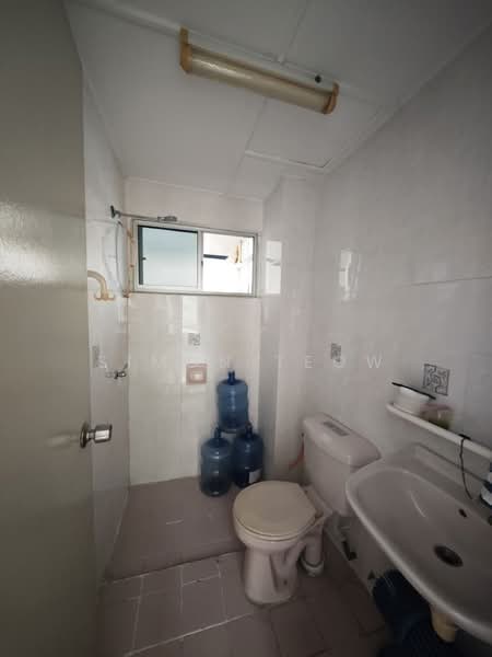 Apartment for Sale at Pangsapuri Sri Camellia - Simon Teow - Bathroom - PropertyGuru.com.my