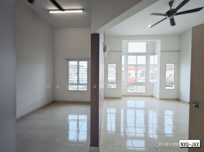 2-storey Terraced House for Sale in Setia Indah 9 (Setia Alam) - Hao Kai Khaw - Living Room - PropertyGuru.com.my