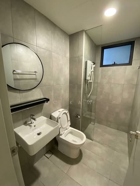 Kediaman Servis untuk Dijual di Emerald 9 - KC KAW - Bathroom - PropertyGuru.com.my