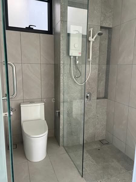 Service Residence for Sale at Emerald 9 - KC KAW - Bathroom - PropertyGuru.com.my