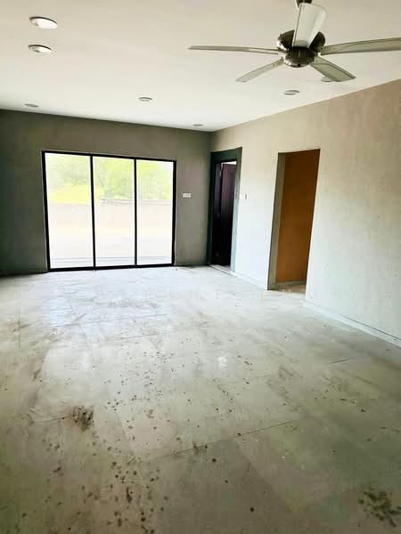 Bungalow House for Sale in Leisure Farm (Gelang Patah) - Catherine Thung - Living Room - PropertyGuru.com.my