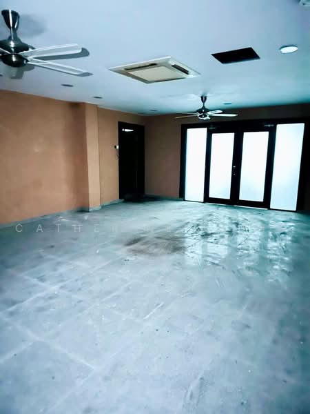 Bungalow House for Sale in Leisure Farm (Gelang Patah) - Catherine Thung - Living Room - PropertyGuru.com.my