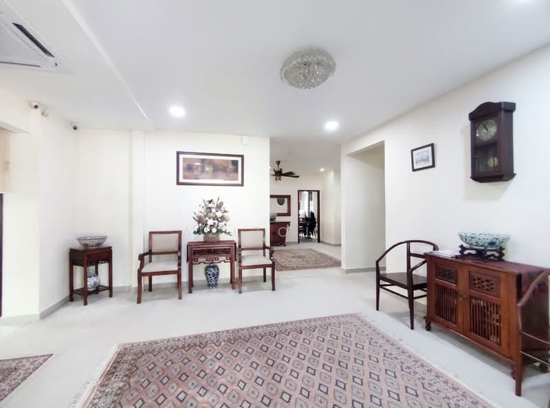 Bungalow House untuk Dijual di Bandar Seri Putra (Bangi) - Azizol . - Entrance - PropertyGuru.com.my