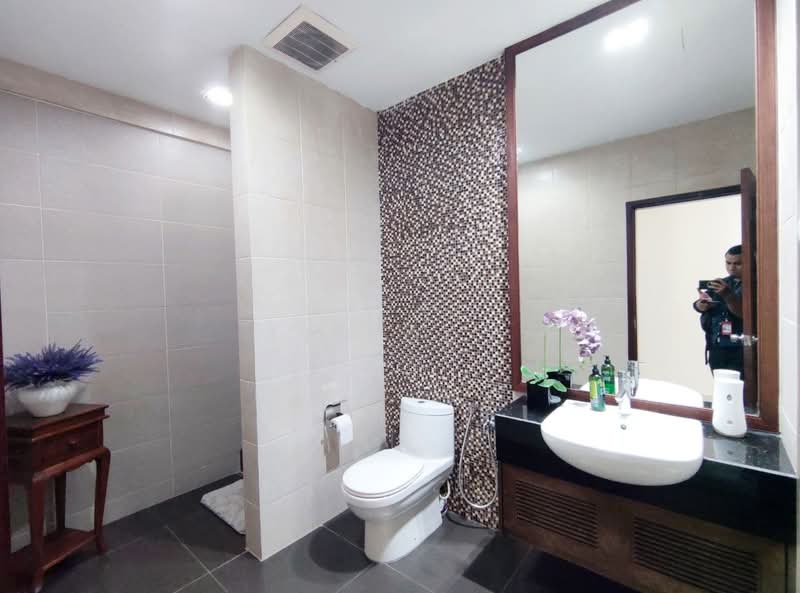 Bungalow House untuk Dijual di Bandar Seri Putra (Bangi) - Azizol . - Bathroom - PropertyGuru.com.my