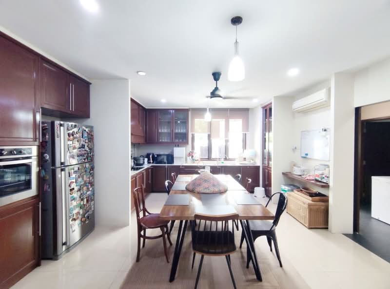 Bungalow House untuk Dijual di Bandar Seri Putra (Bangi) - Azizol . - Kitchen - PropertyGuru.com.my