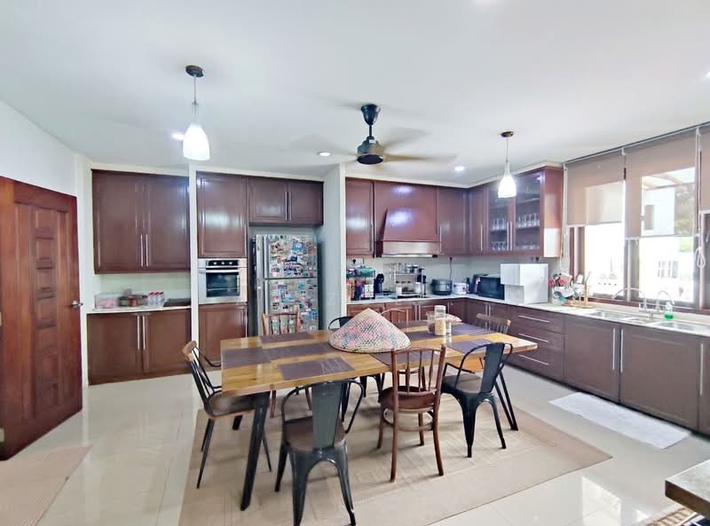 Bungalow House untuk Dijual di Bandar Seri Putra (Bangi) - Azizol . - Kitchen - PropertyGuru.com.my