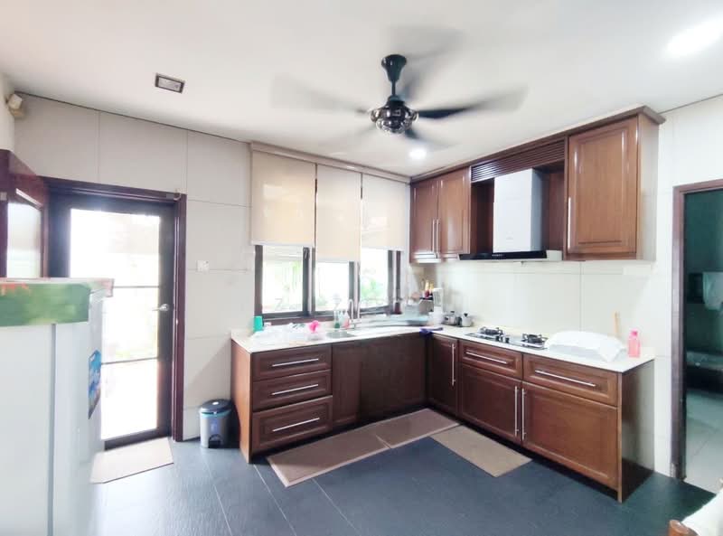 Bungalow House untuk Dijual di Bandar Seri Putra (Bangi) - Azizol . - Kitchen - PropertyGuru.com.my