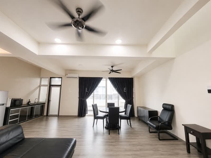 Cluster House for Sale in Taman Mount Austin (Tebrau) - Lily Wee - Living Room - PropertyGuru.com.my