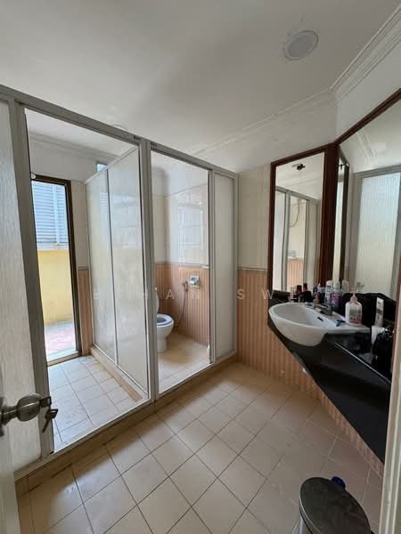 Semi-Detached House for Sale in Seksyen 4 (Kota Damansara) - Ethan Swe - Bathroom - PropertyGuru.com.my