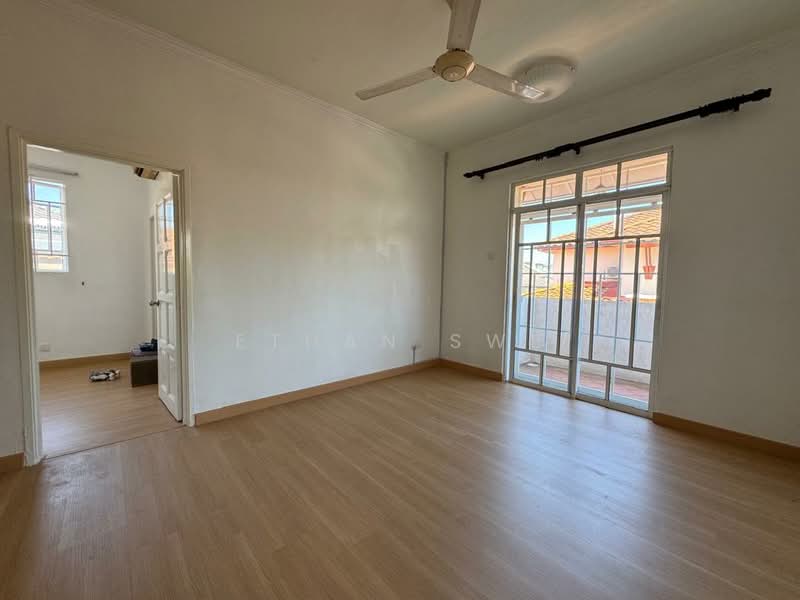 Semi-Detached House for Sale in Seksyen 4 (Kota Damansara) - Ethan Swe - Living Room - PropertyGuru.com.my