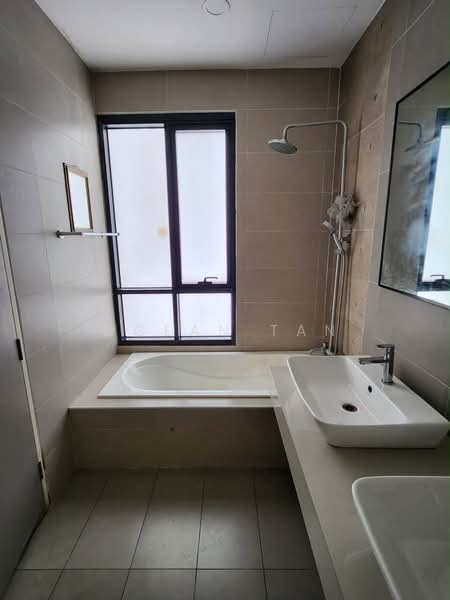 Service Residence for Rent at Zeta @ One South - Ocean Tan - Bathroom - PropertyGuru.com.my