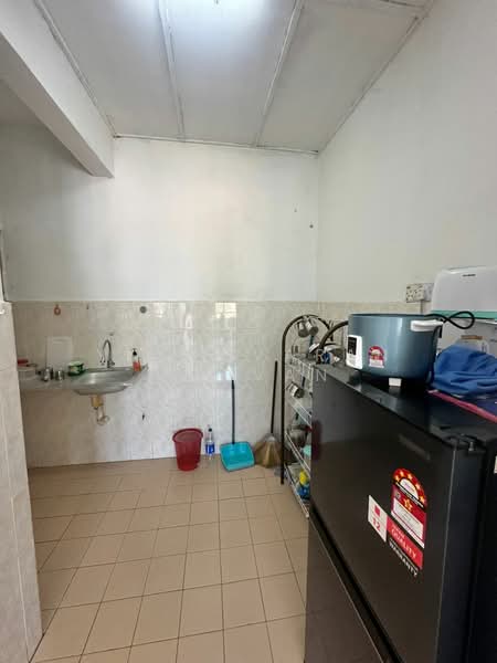 Pangsapuri untuk Disewa di Tropika Apartment - Yogesvaran Poovan - Kitchen - PropertyGuru.com.my