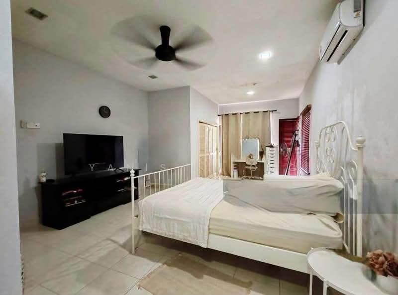 Rumah Berkembar untuk Dijual di Jalan Ipoh (Kuala Lumpur) - Yanis Cheong - Bedroom - PropertyGuru.com.my