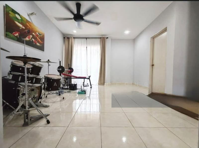 Rumah Berkembar untuk Dijual di Jalan Ipoh (Kuala Lumpur) - Yanis Cheong - Living Room - PropertyGuru.com.my