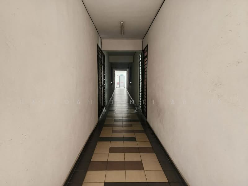 Apartment for Sale at Pangsapuri Damai - Rafedah Binti Abdul Aziz - Corridor - PropertyGuru.com.my