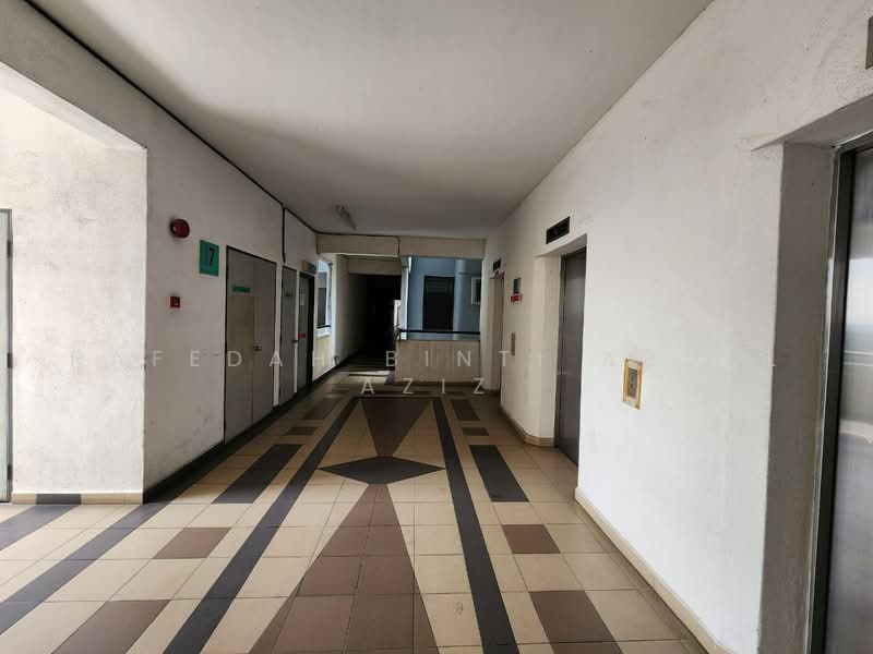 Apartment for Sale at Pangsapuri Damai - Rafedah Binti Abdul Aziz - Corridor - PropertyGuru.com.my