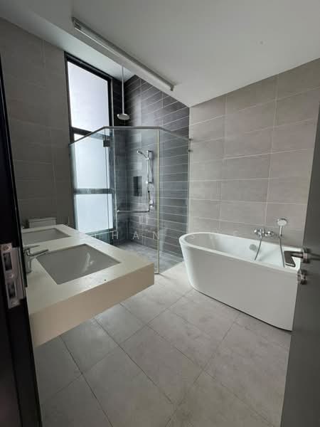 Rumah Teres 3-Tingkat untuk Dijual di Bukit Rahman Putra (Sungai Buloh) - Ethan Swe - Bathroom - PropertyGuru.com.my