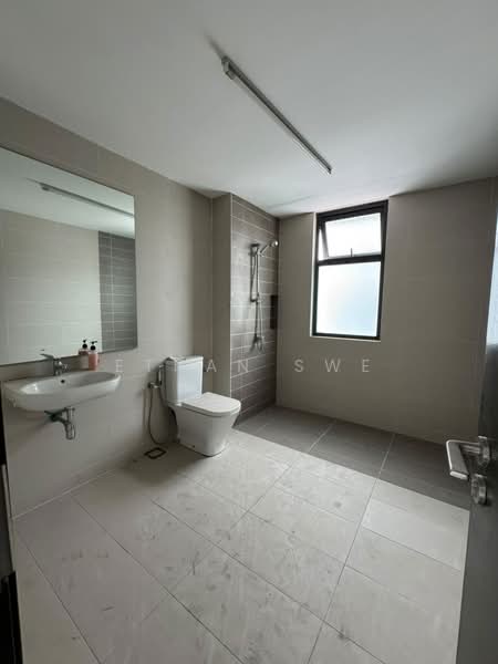 Rumah Teres 3-Tingkat untuk Dijual di Bukit Rahman Putra (Sungai Buloh) - Ethan Swe - Bathroom - PropertyGuru.com.my