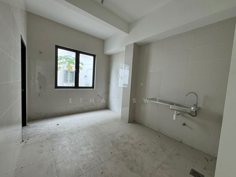 Rumah Teres 3-Tingkat untuk Dijual di Bukit Rahman Putra (Sungai Buloh) - Ethan Swe - Kitchen - PropertyGuru.com.my