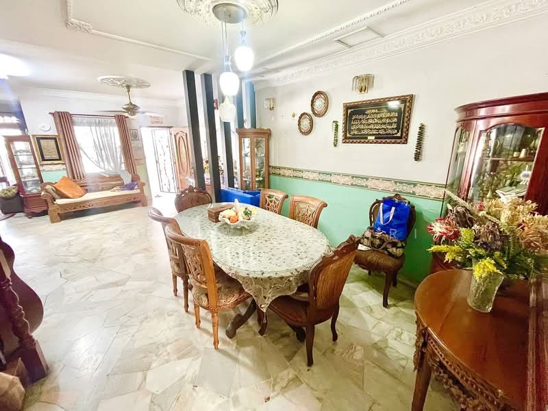 2-storey Terraced House for Sale in Taman Bukit Nuri Indah (Rasah) - Sharul Ansari - Dining Room - PropertyGuru.com.my