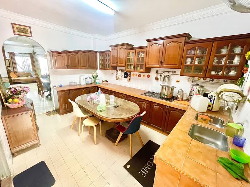 2-storey Terraced House for Sale in Taman Bukit Nuri Indah (Rasah) - Sharul Ansari - Dry Kitchen - PropertyGuru.com.my