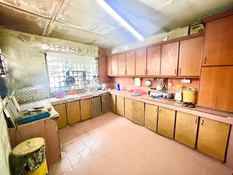 2-storey Terraced House for Sale in Taman Bukit Nuri Indah (Rasah) - Sharul Ansari - Kitchen - PropertyGuru.com.my