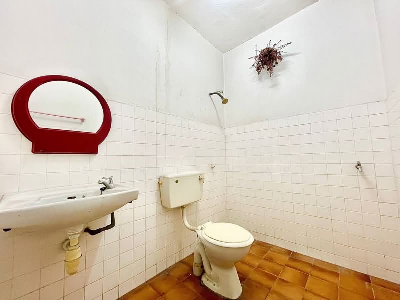 2-storey Terraced House for Sale in Taman Bukit Nuri Indah (Rasah) - Sharul Ansari - Bathroom - PropertyGuru.com.my