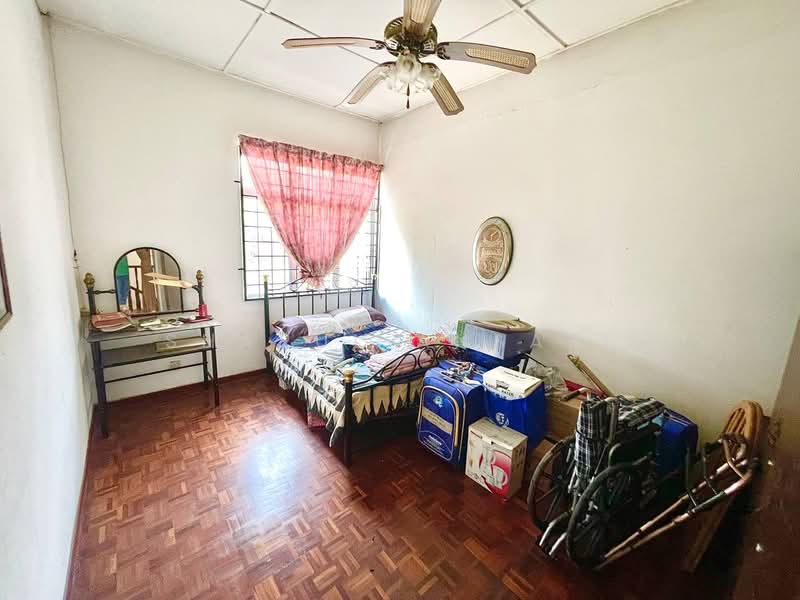 2-storey Terraced House for Sale in Taman Bukit Nuri Indah (Rasah) - Sharul Ansari - Bedroom - PropertyGuru.com.my