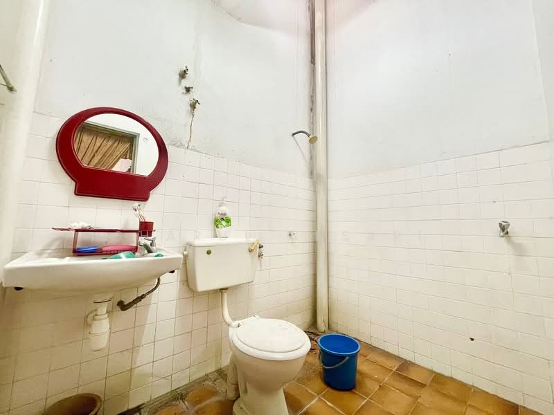 2-storey Terraced House for Sale in Taman Bukit Nuri Indah (Rasah) - Sharul Ansari - Bathroom - PropertyGuru.com.my